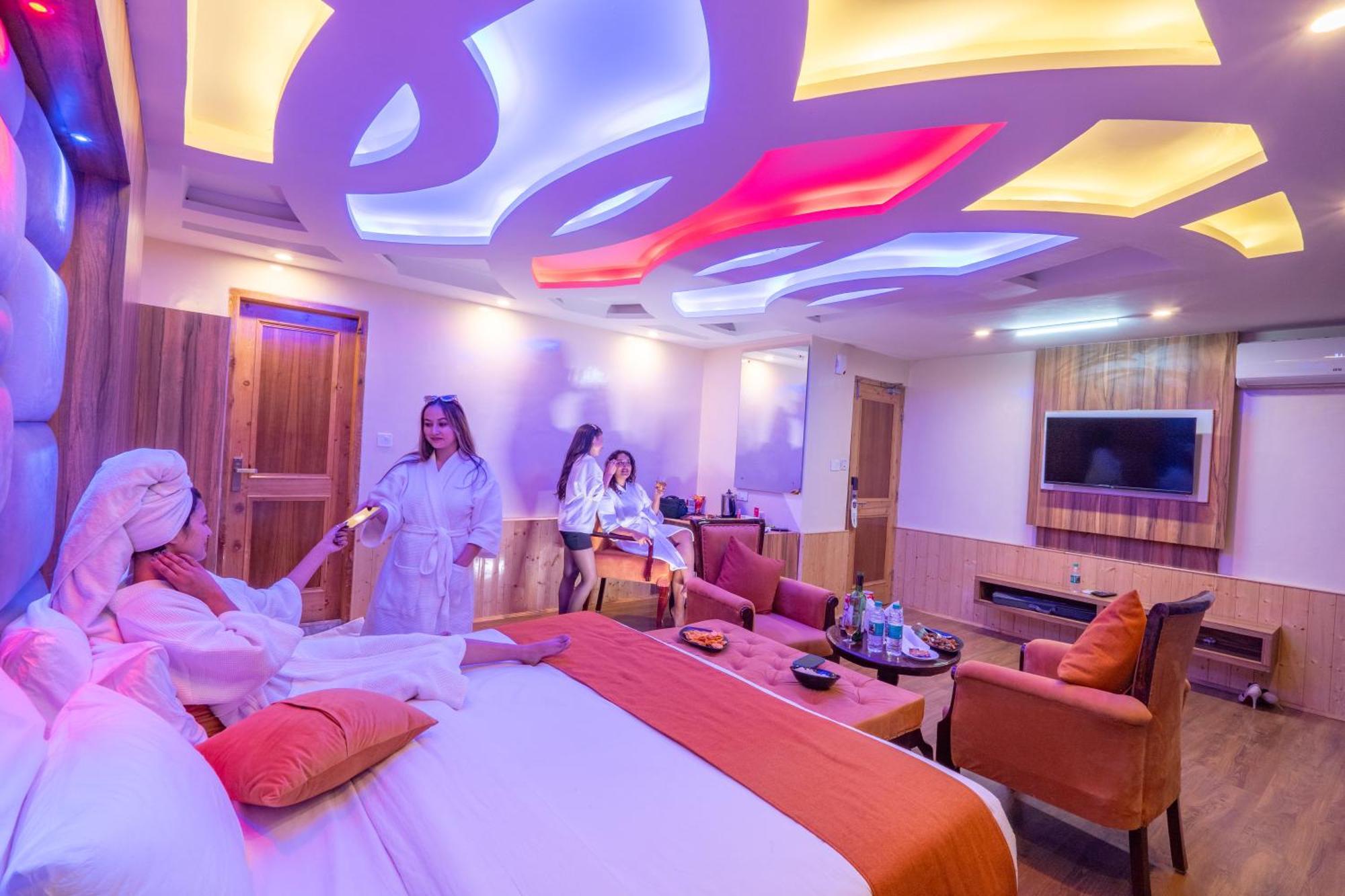Hill River Resort - Central Heated & Air Cooled - Near Mall Road , Best Property Of Manali 2024- 2025 Exterior foto